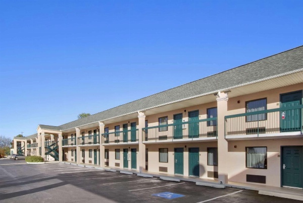 Days Inn By Wyndham Lexington/Columbia Main image